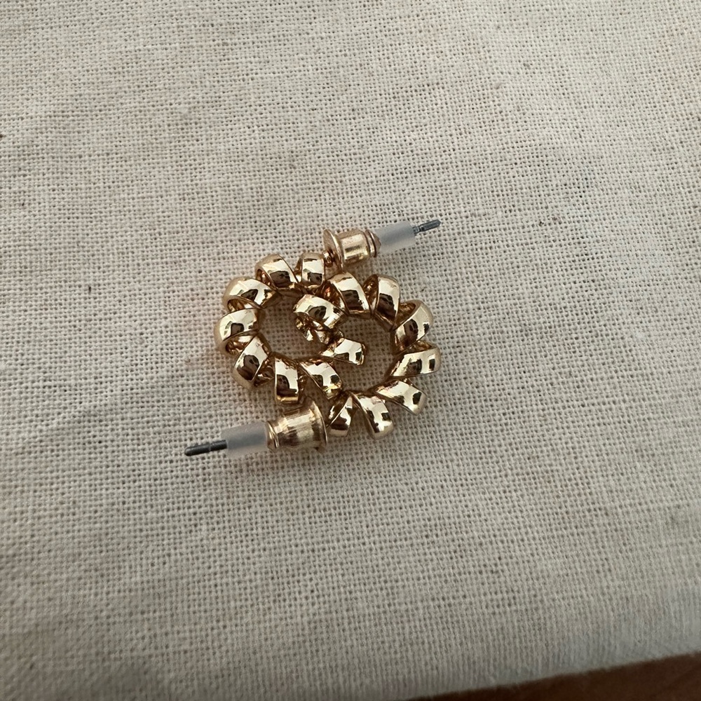 BRAND NEW Curly Golden Hoops